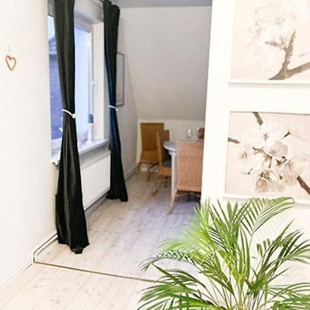 Modernes Apartment Mit Balkon Free Parking Netflix Celle Buitenkant foto