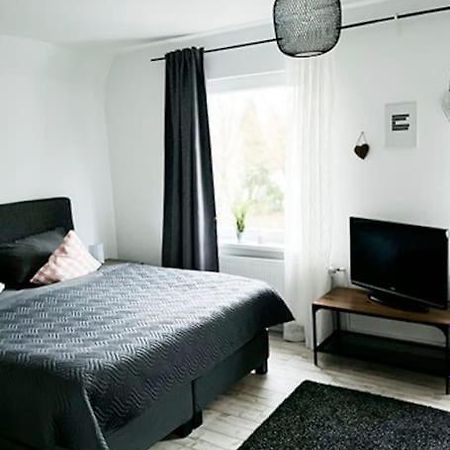 Modernes Apartment Mit Balkon Free Parking Netflix Celle Buitenkant foto