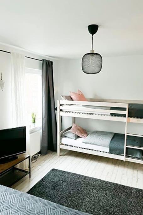 Modernes Apartment Mit Balkon Free Parking Netflix Celle Buitenkant foto