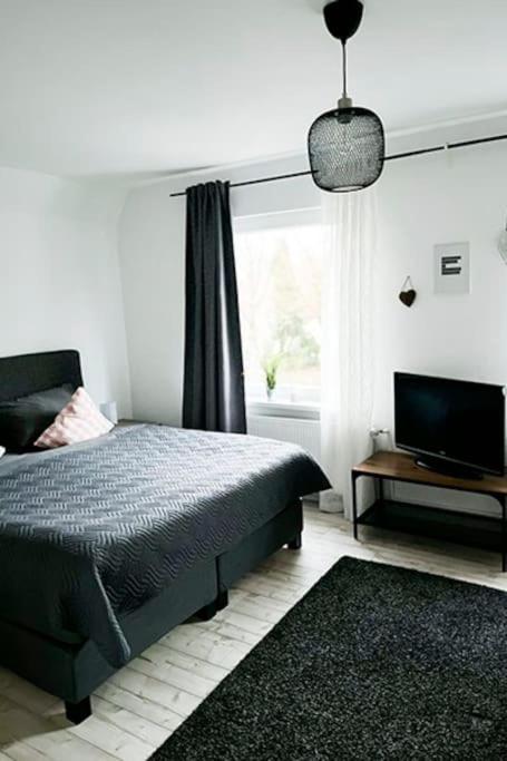 Modernes Apartment Mit Balkon Free Parking Netflix Celle Buitenkant foto